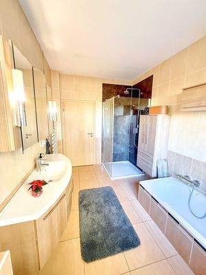 makellos 28 EFH Gehlsdorf.jpg