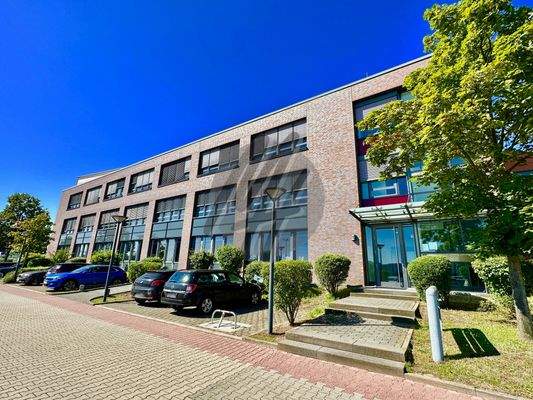 INFOS UNTER: 06171-586000