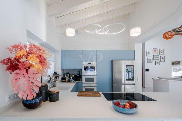 Luxusküche mit hochwertigen Markengeräten