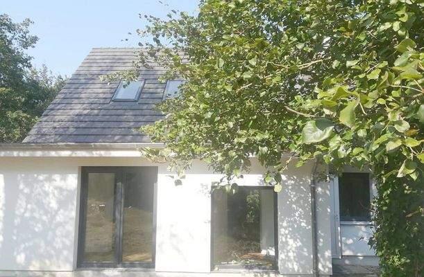 Neuhauscharakter mit Eingang u. mögl. Küchenanbau