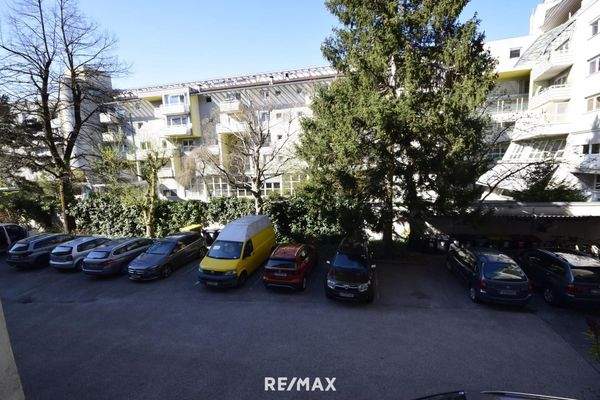 Parkplätze hofseitig