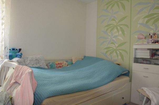 Auch ein Doppelbett passt hier gut hinein