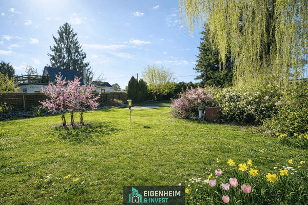 Garten mit Baufläche