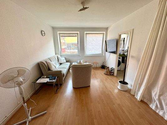 1. OG 1-Zimmer: Wohnzimmer