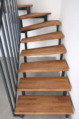 Treppenaufgang OG - Echtholz