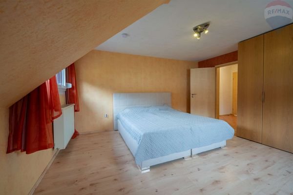 Schlafzimmer OG