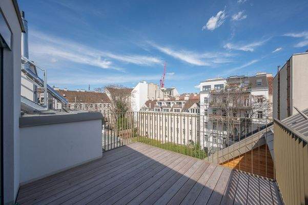 Terrasse mit Innenhof-Weitblick