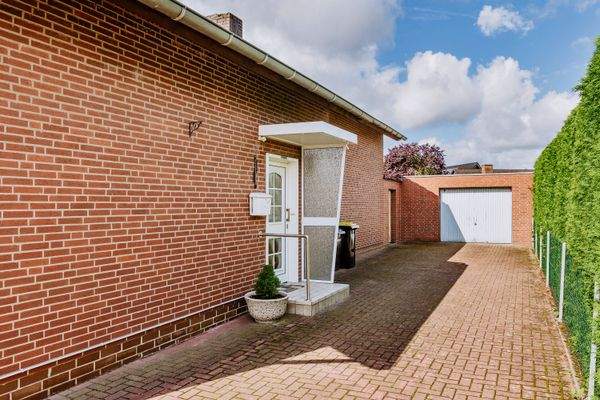 Außenansicht Eingangsbereich