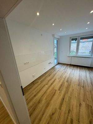 19 Küche mit Balkonzugang