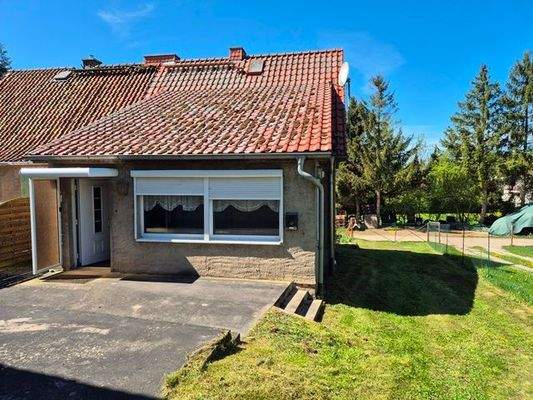 Gartenansicht mit Terrasse 