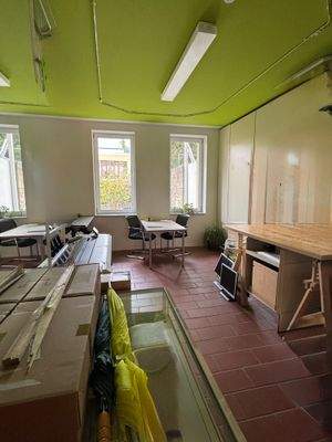 Büro rechts Seite hinten