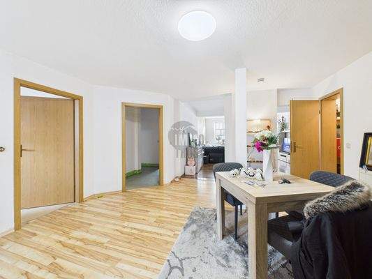 Wohnung_Vorderhaus_2.OG.L