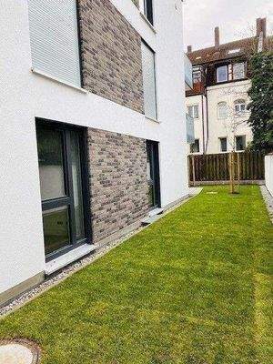 Nahezu uneinsehbarer Garten