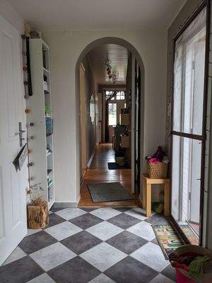 Flurblick zur Strasse Hintereingang rechts.jpg