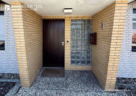  ZFH2552 • Eingang Wohnung im Erdgeschoss