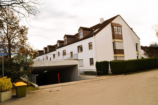 Hausansicht mit TG Einfahrt