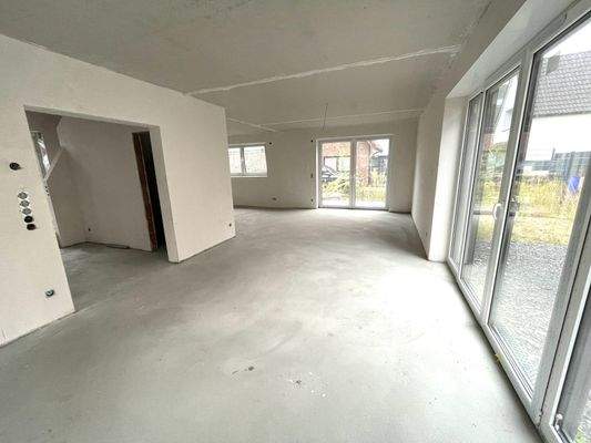 Wohn- u. Essbereich 10.2025