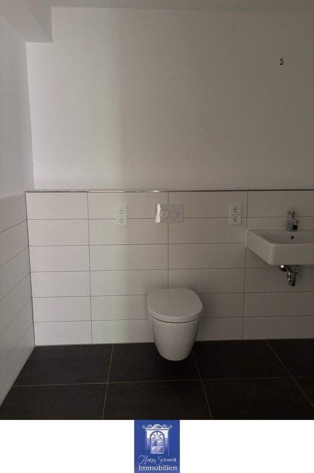 Exklusive Wohnung mit edlem Bad, EBK und Loggia! - Photo 5