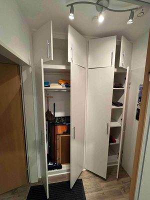 Diele mit Einbauschränken