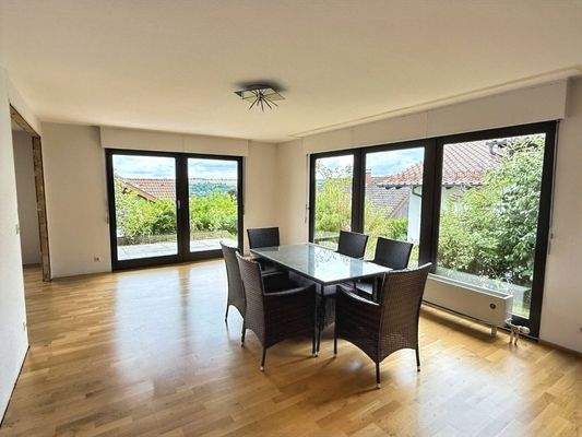 Wohnbereich mit Terrassenzugang