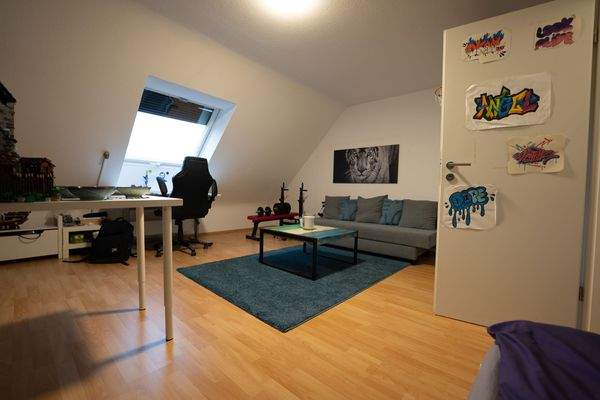 Erstes DG - Schlafzimmer rechts 1