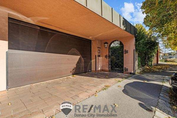 20 EFH Langenzersdorf - Garage außen