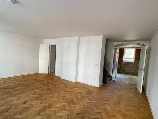 Wohnzimmer mit Terrasse.JPG