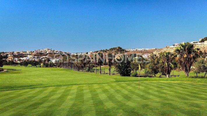 Elegant Detached Villas Close to the Golf Courses in Rojales