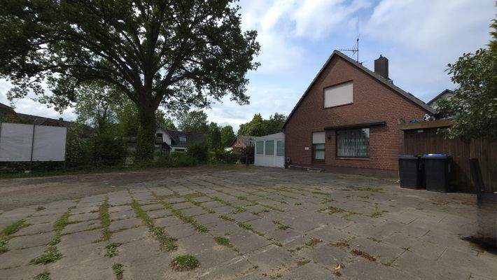 Parkplatz (Bauplatz) 2