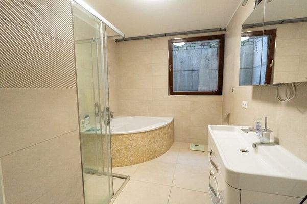 Badezimmer Erdgeschoss