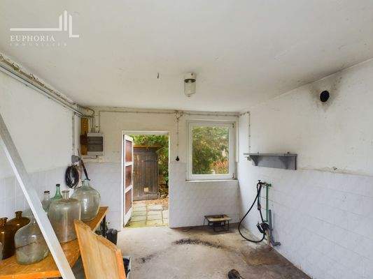 CAM03352G0-PR0039-STILL040