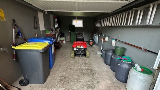 Garage 2