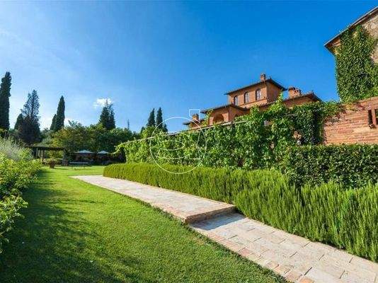 Luxushotel in Sinalunga Stadt