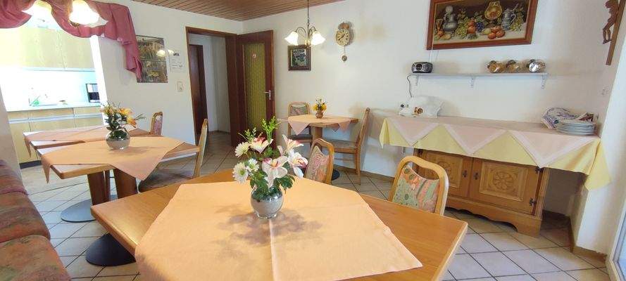 Frühstücksraum mit Küche