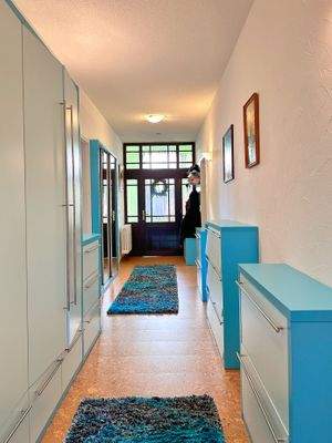 Flur mit Blick auf Wohnungstür