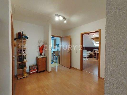 Der großzügige Flur im Dachgeschoss