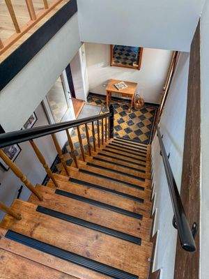 Treppe ins Obergeschoss