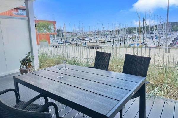 Terrasse mit Blick auf Travemünde