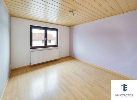 Schlafzimmer (KI-geräumt)