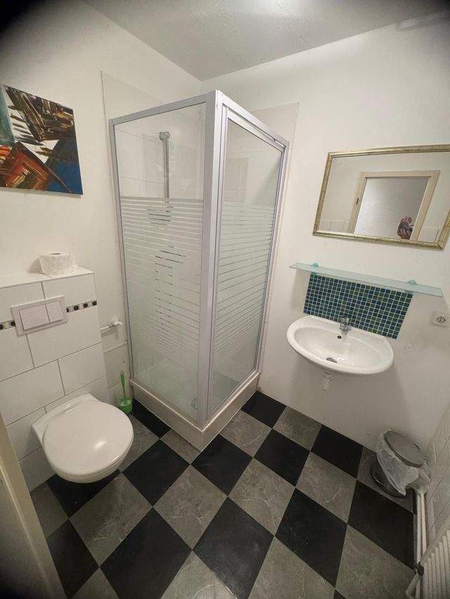 Sehr schöne 3 Zimmerwohnung mit Esszimmer und Balkon in Rosdorf- Mengershausen - Photo 2