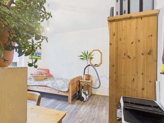 CAM01223G0-PR0176-STILL025