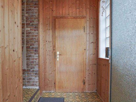 Eingangsbereich / Windfang mit WC
