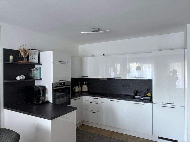 THON mit Terrasse: neuwertige 3-Zi.-Wohnung! - Foto 2