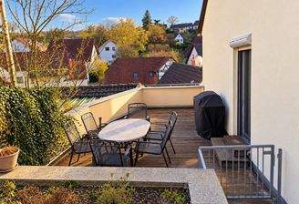 Terrasse mit Blick über KIrschhausen