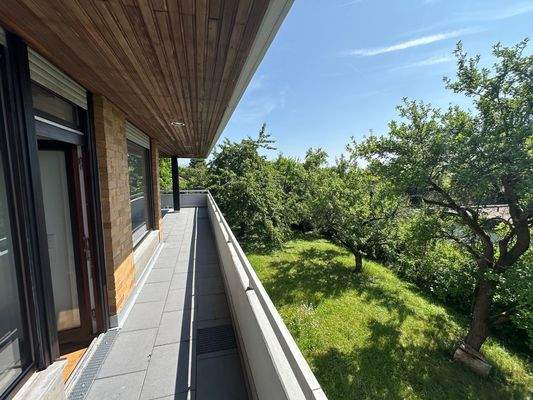 umlaufende Terrasse_EG.jpg