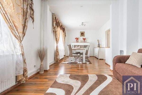 Großzügiges Wohnzimmer