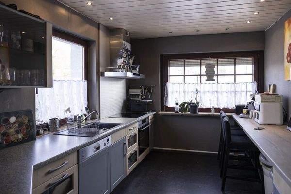 freundliche Küche im EG