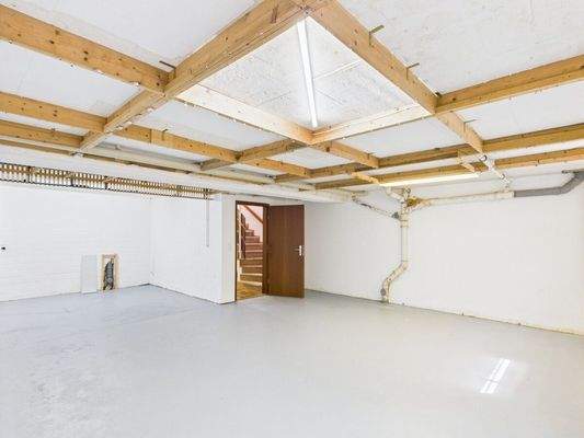 großer Hobbyraum im UG