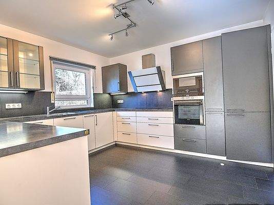 Hochwertige Einbauküche