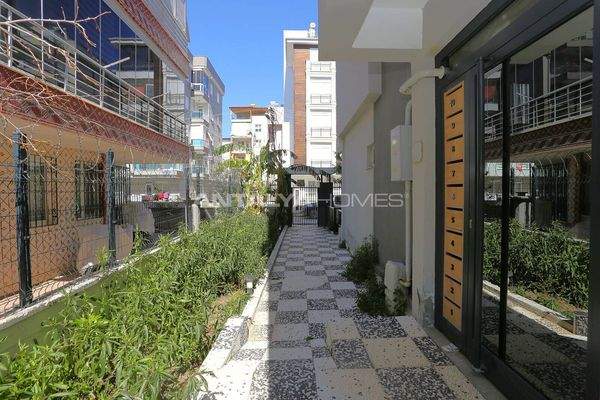 1-Bedroom Flat near Daily Amenities in Antalya Muratpaşa